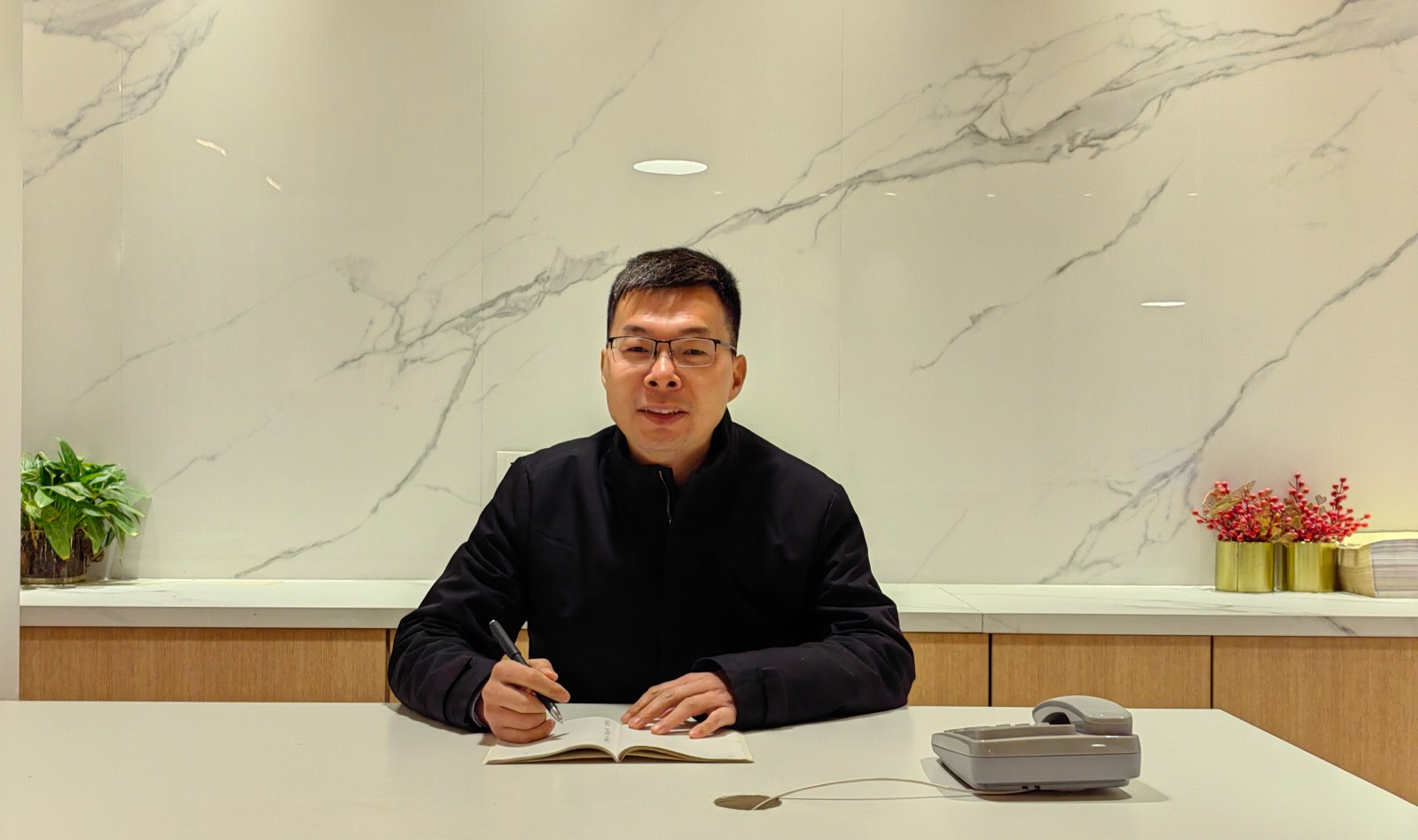 1741057107424350b16T.jpg 個人工作照.jpg